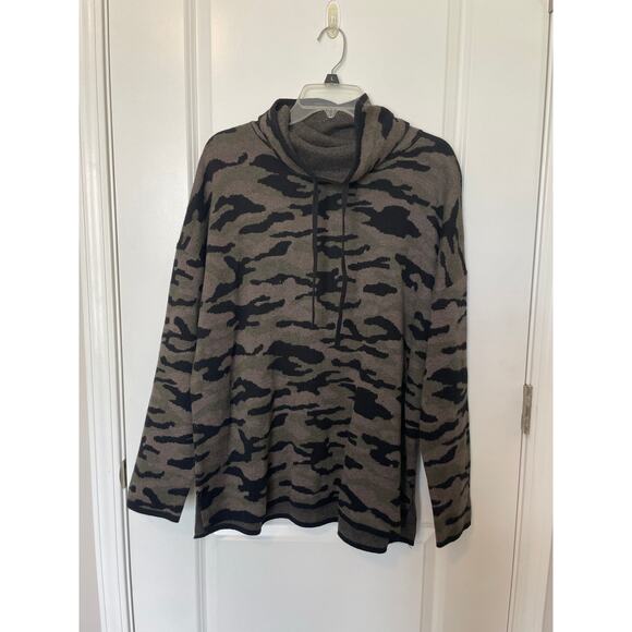 Rachel Zoe Sweaters - Rachel Zoe Camo Cowlneck Sweater Hoodie Size XL Comfy Stretchy Warm
